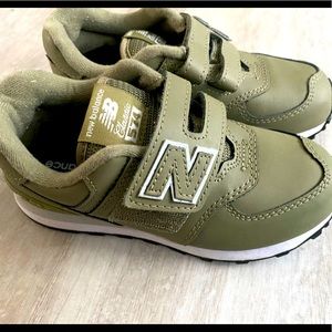 New Balance 574 Classic Velcro Sneakers Sz 12 NEW